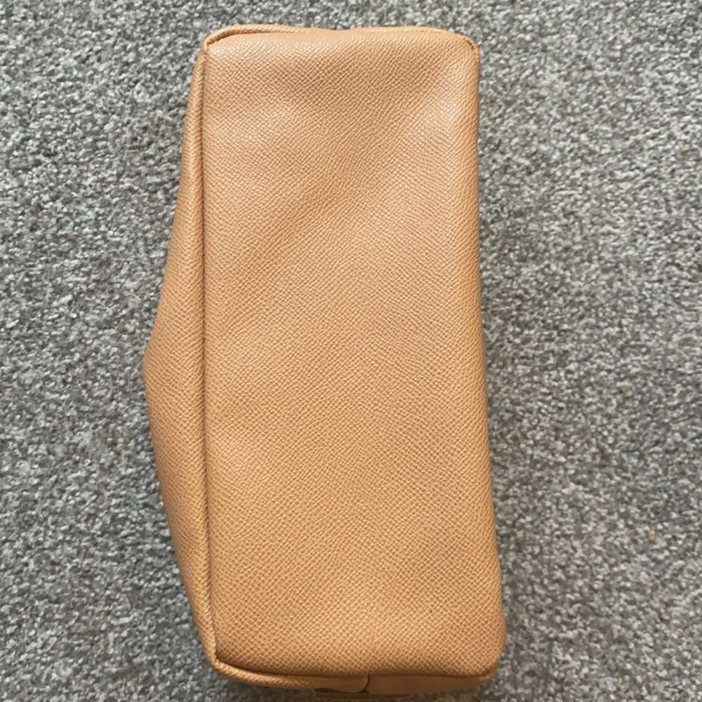 NEW! COS BAR Cosmetic Bag tan nude zip‎